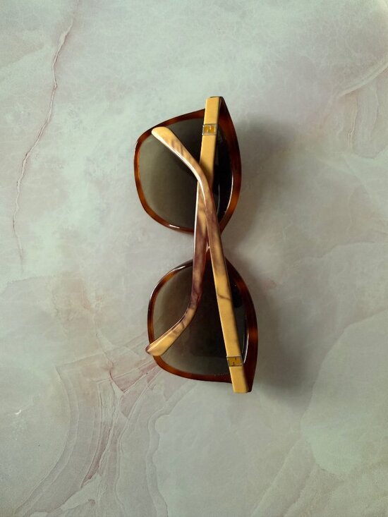 Fendi FS5287 Brown Sunglasses w/ Gold Trim & Case